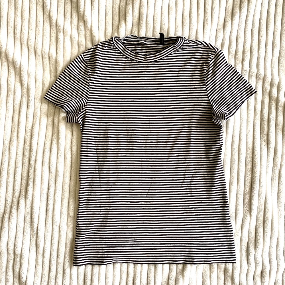 THEORY Black and White Striped T-Shirt